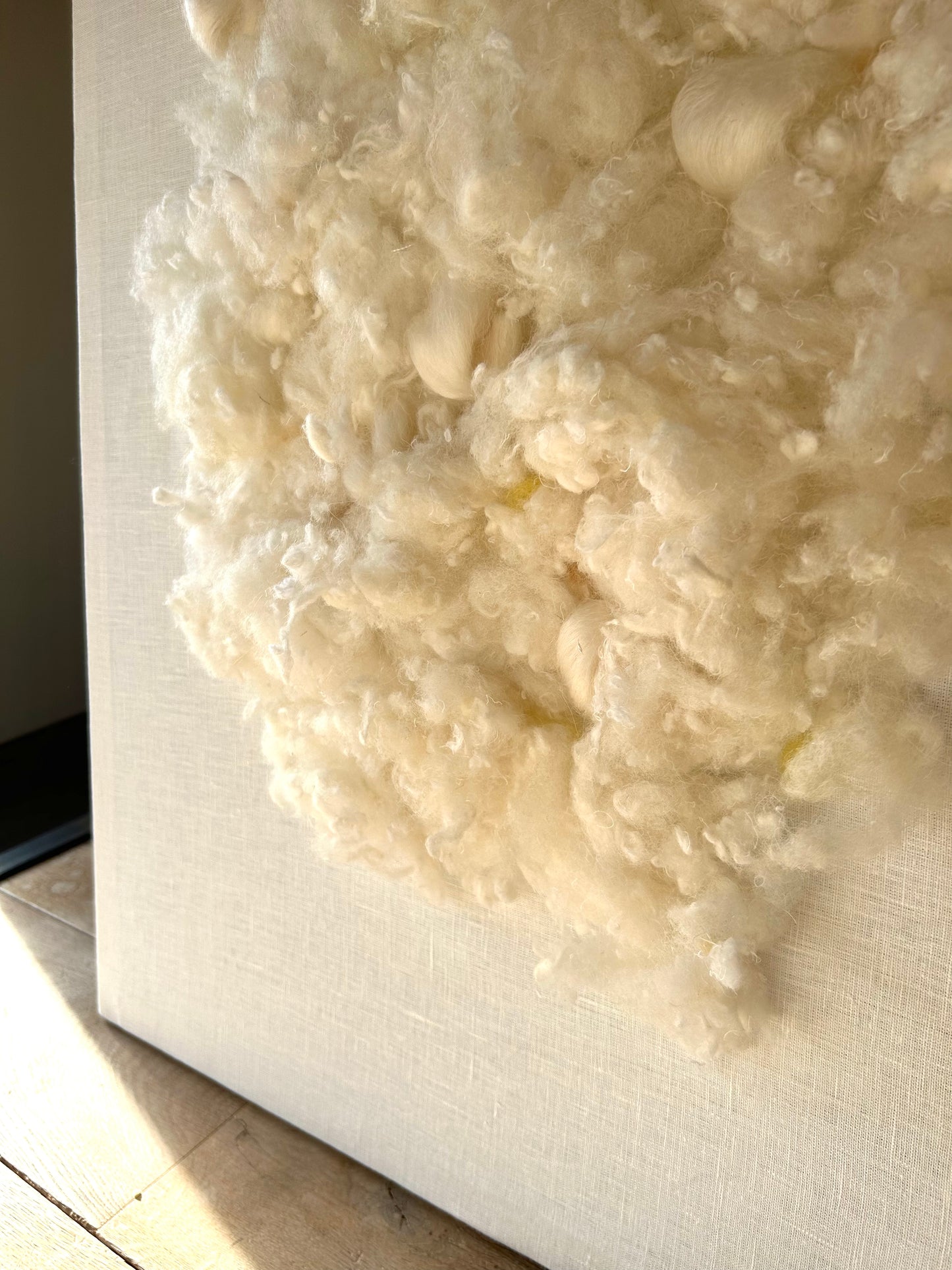 BRUT . Knotted stitch canvas .