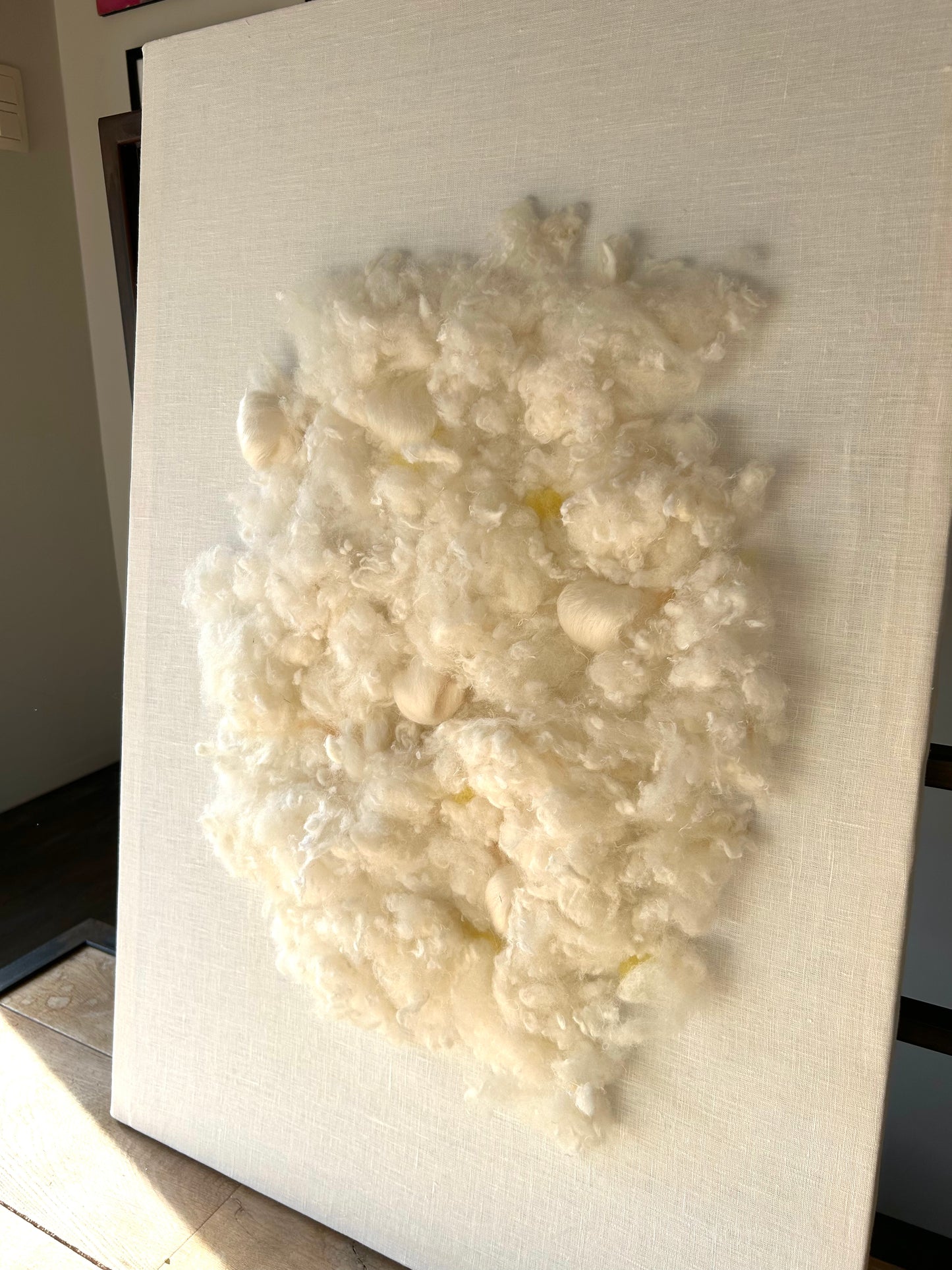 BRUT . Knotted stitch canvas .