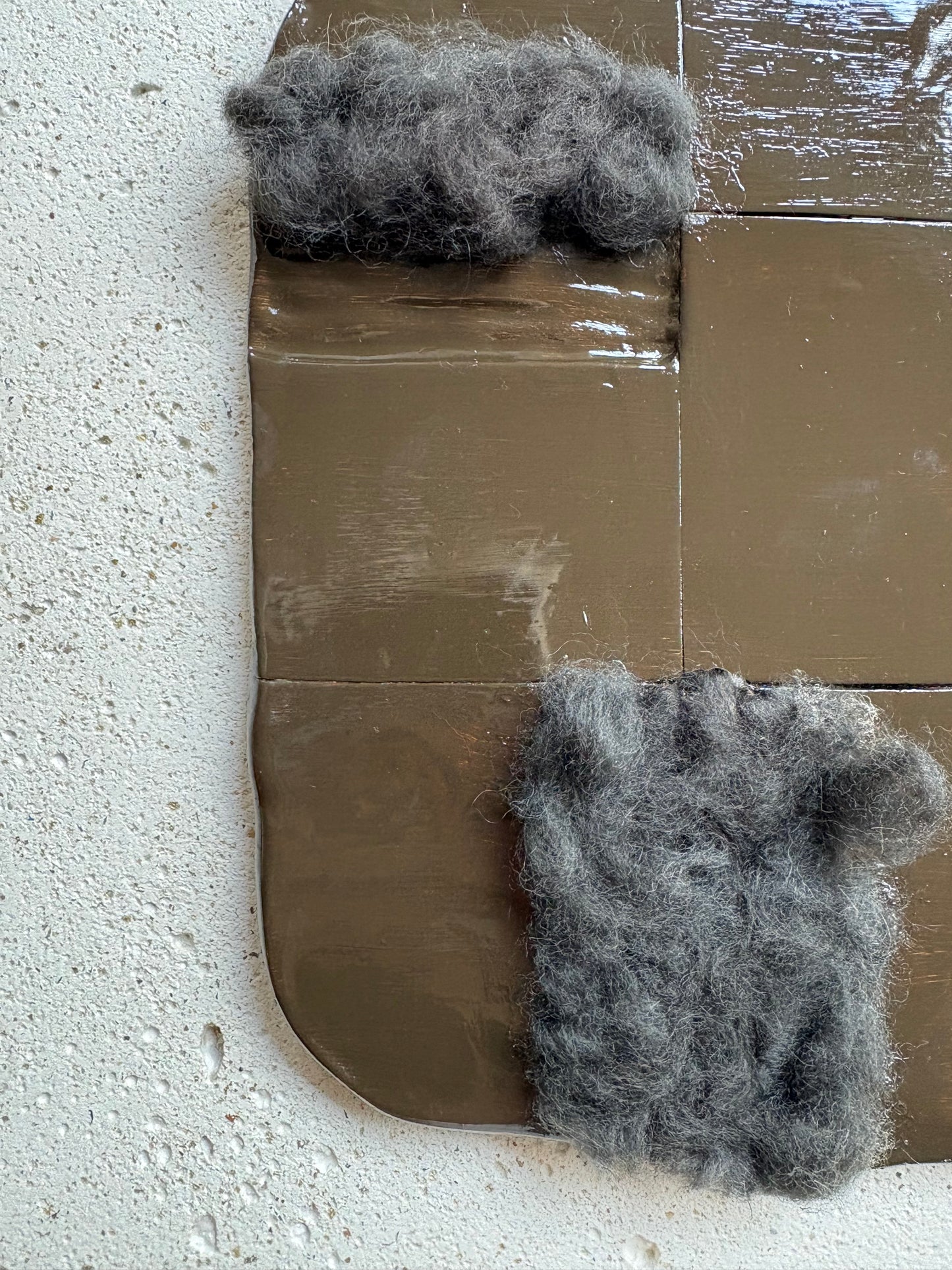 CUBIC . Sculpté . Brun