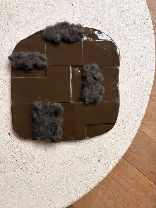 CUBIC . Sculpté . Brun