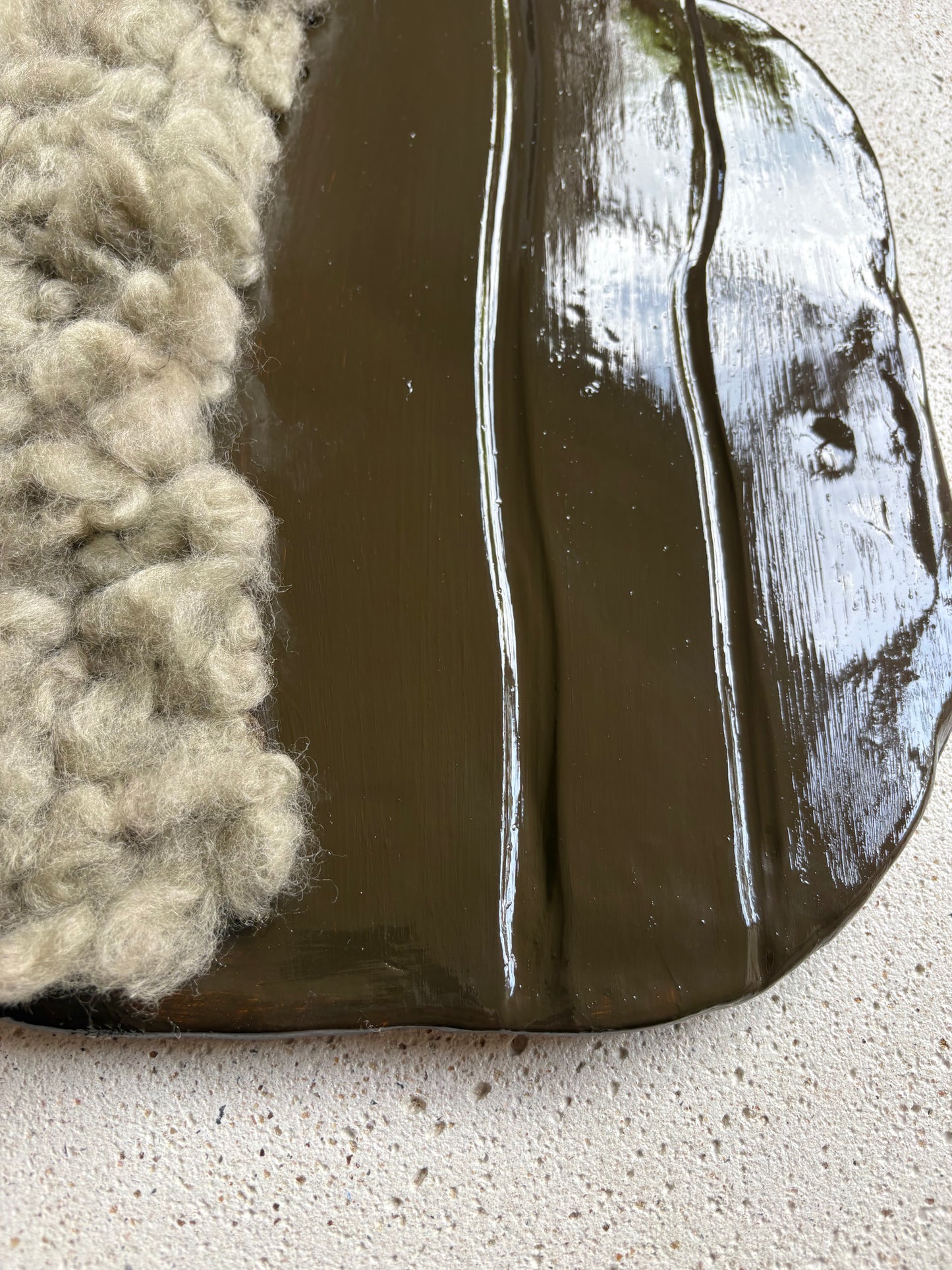 ORGANIC . M . Kaki sculpté